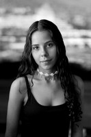 B&W